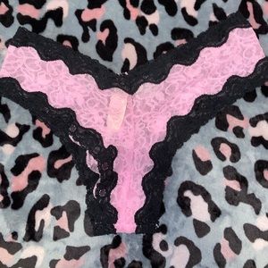 Victoria’s Secret Lacie cheeky sz M